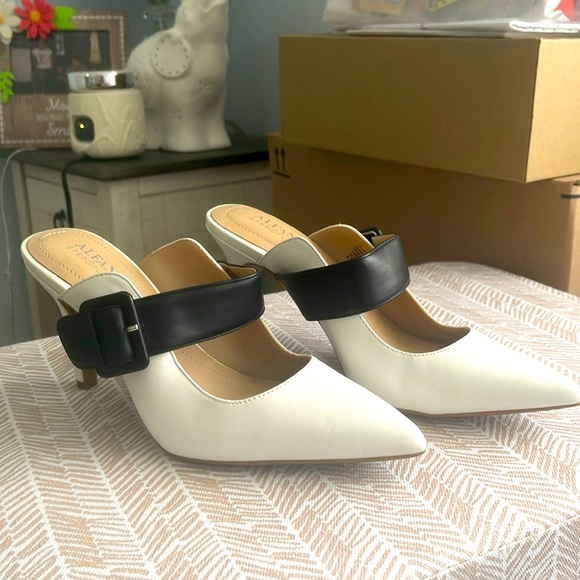 Shoes - Picture 1 of 1